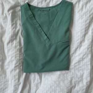 Mandala Scrub Top-Mint Green
Size L